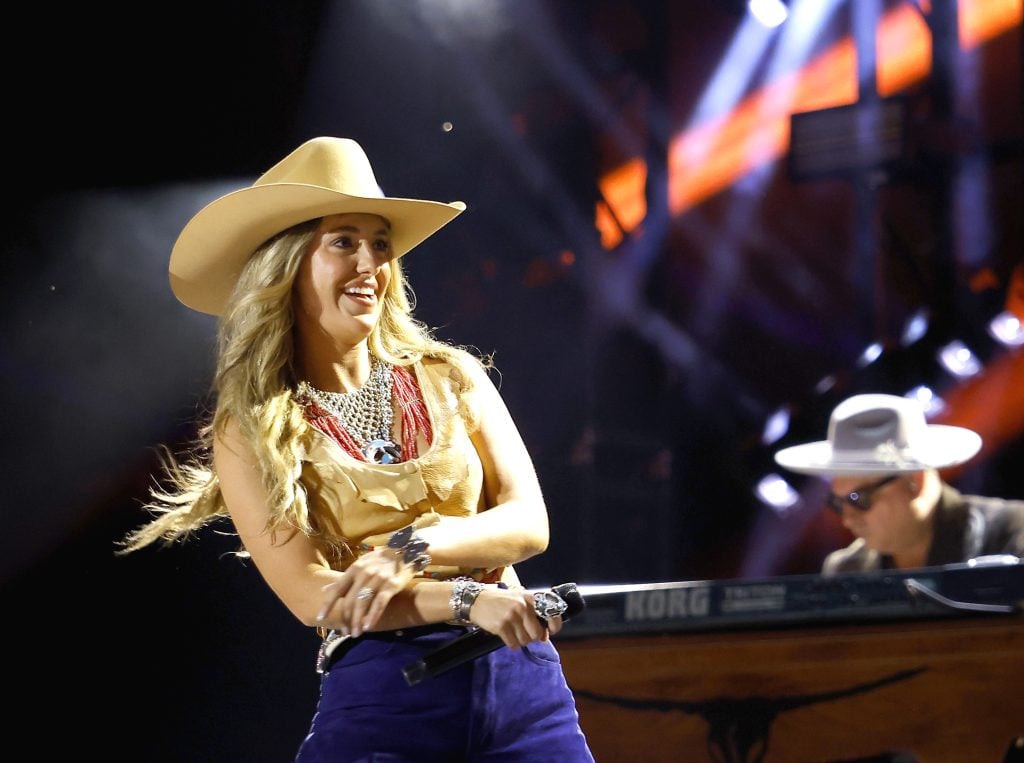 Lainey Wilson Pregnant: The Rumor & The Truth