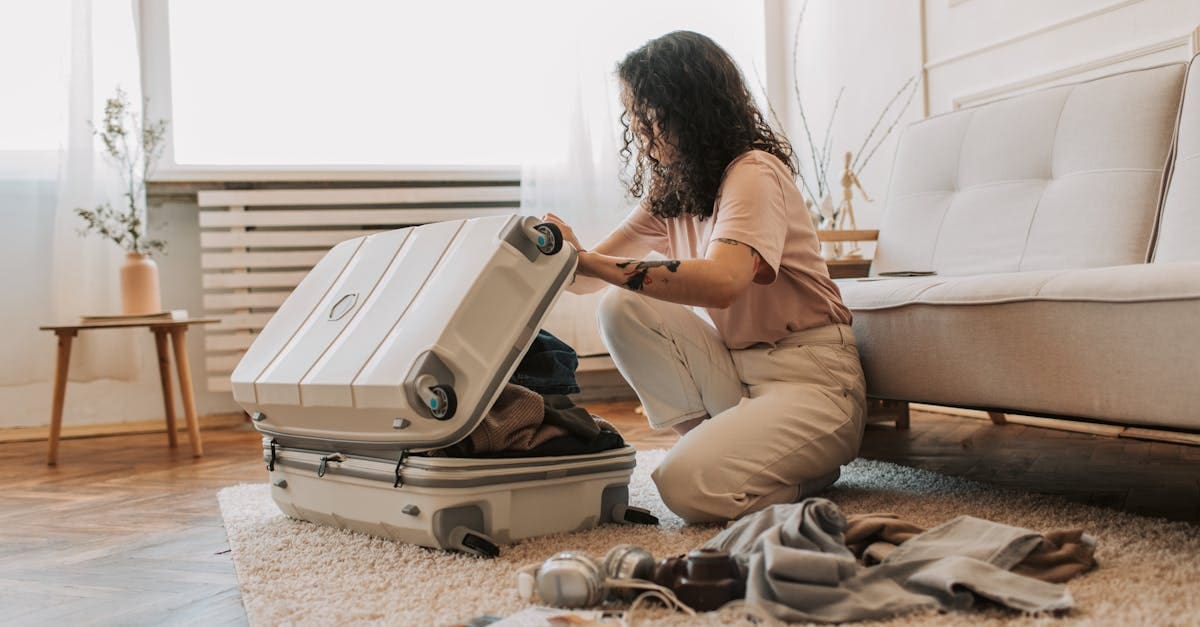 Minimalist Packing: How to Travel Light Without Sacrificing Comfort or Style