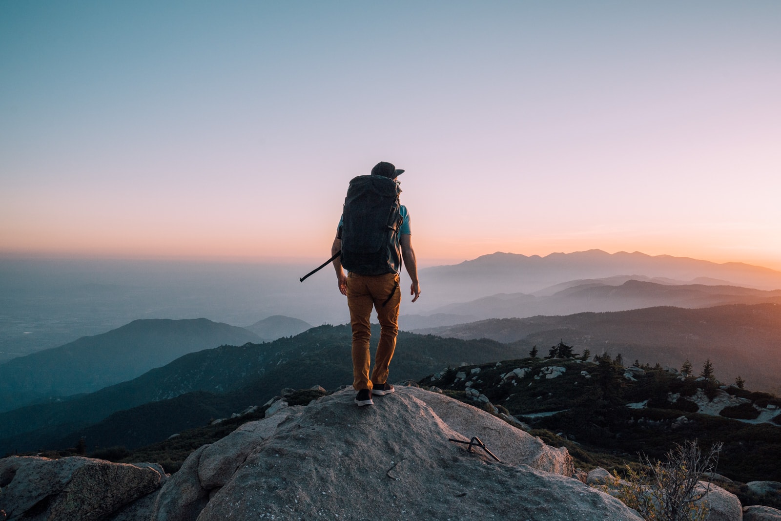 50 Greatest Journey Items for Males (Distinctive Reward Concepts for 2025)