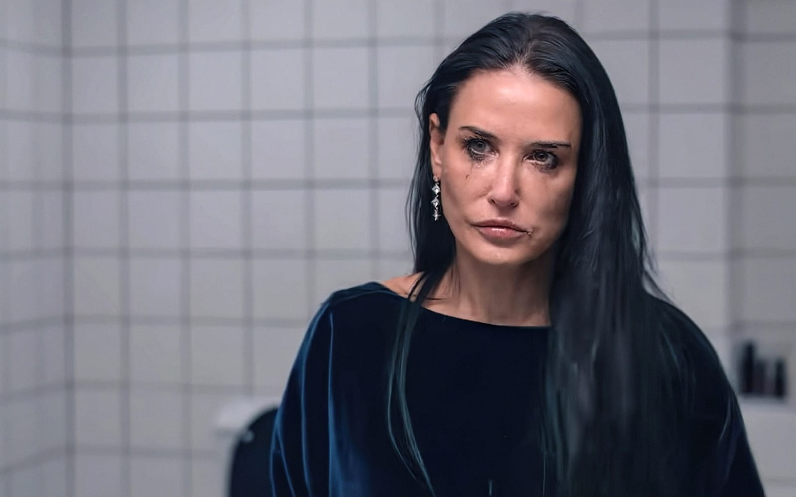 A Better Version of Yourself? Self-Obsession in The Substance