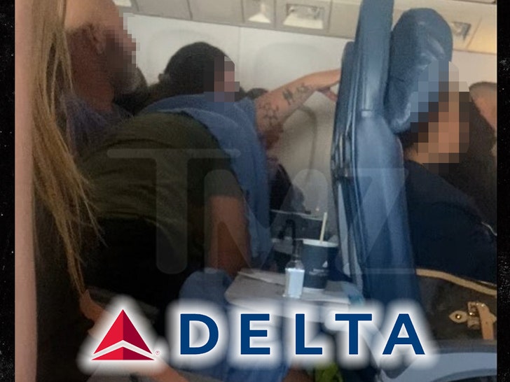 Alleged ‘Mile High Club’ Couple Comes Under Investigation in Hawaii