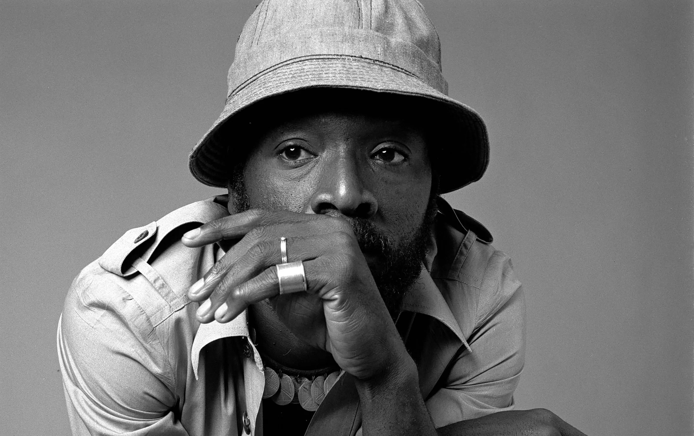 Raymond Saunders, Who Made the Color Black His Own, Dies at 90 