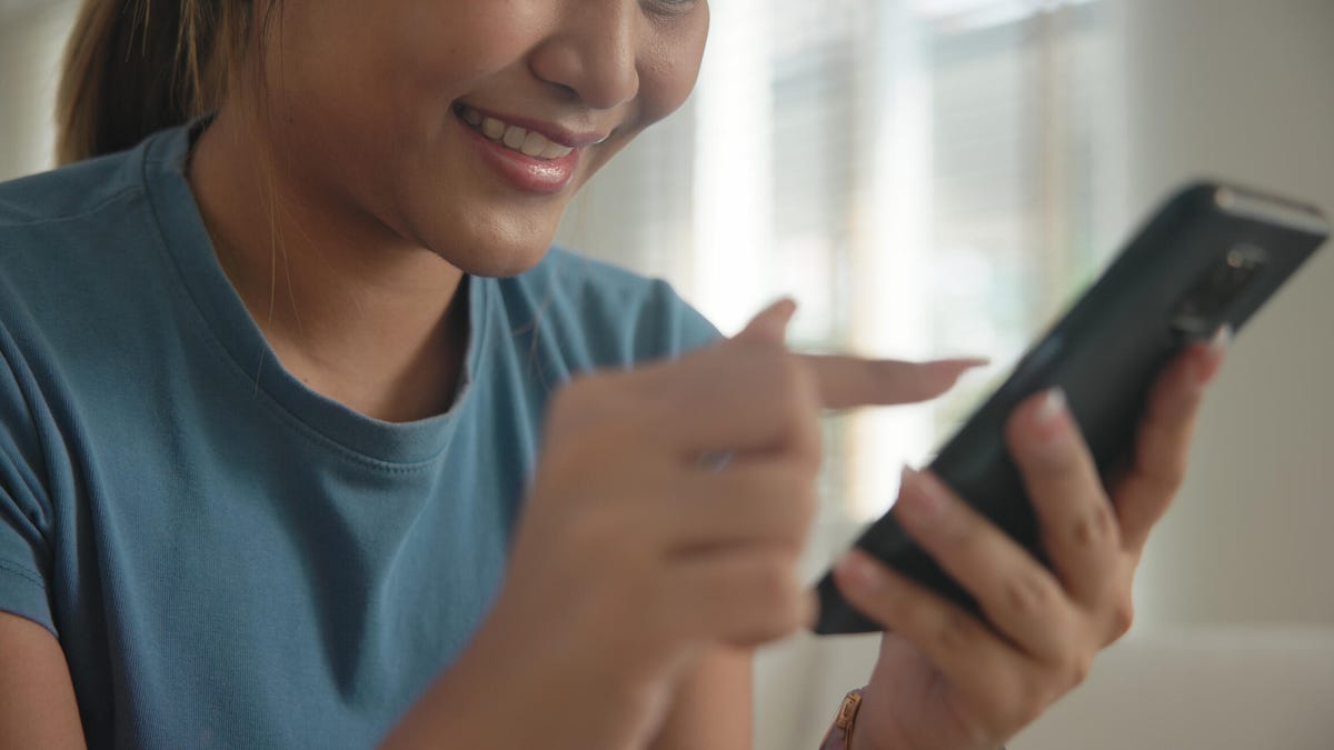 Why Professionals Say You Should Think Twice Before Using AI as a Therapist