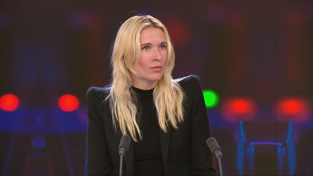 Music show: Natalie Bergman on line dancing and writing herself an apology