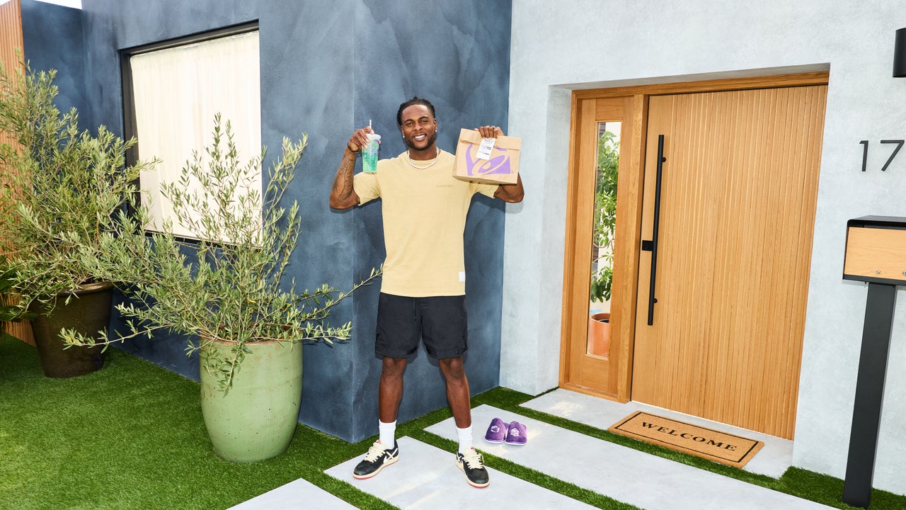 Rams Star Davante Adams Kicks Off Football Season With Taco Bell at SoFi Stadium