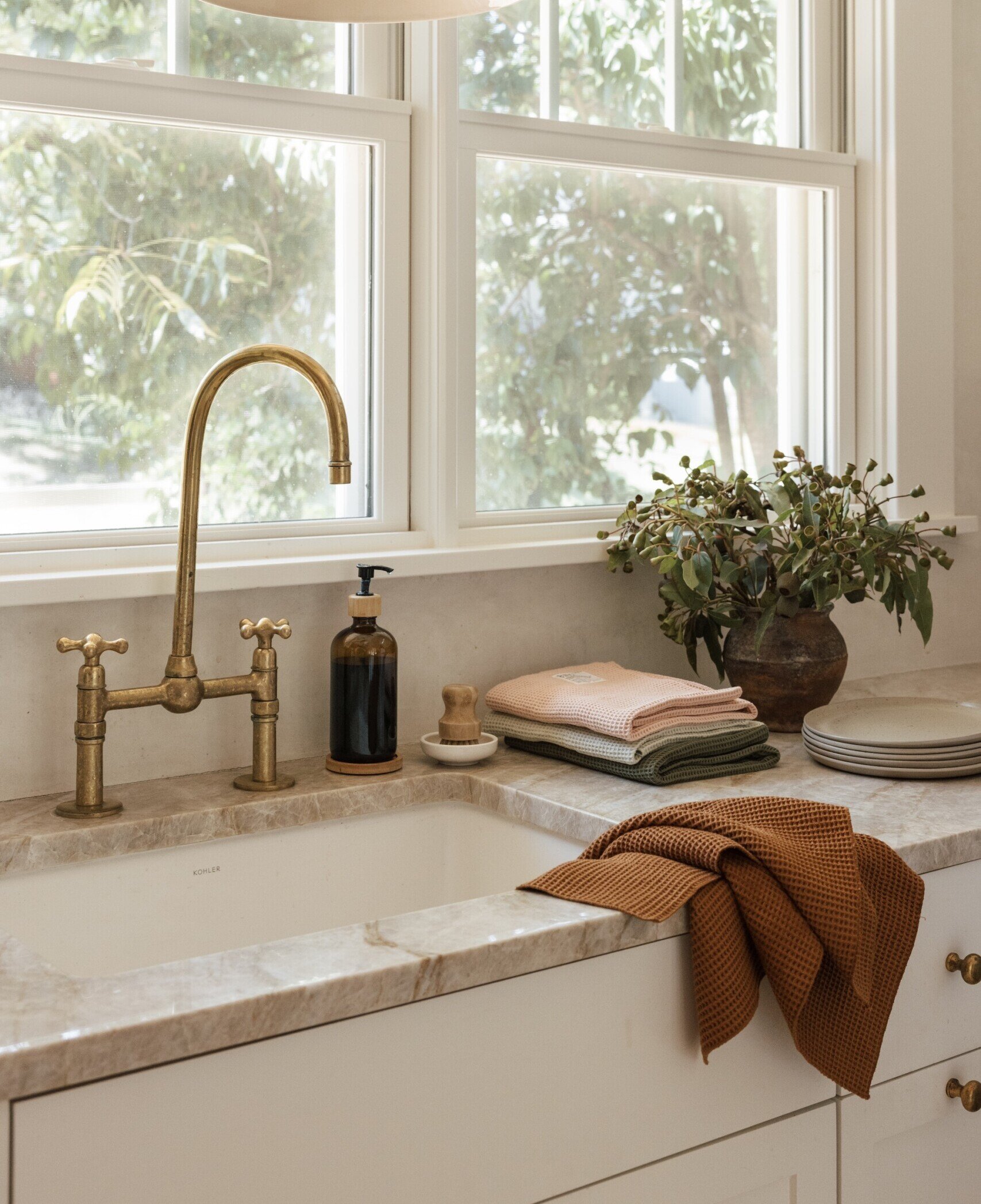 8 Fall Home Decor Ideas That Feel Seasonal, Not Themed