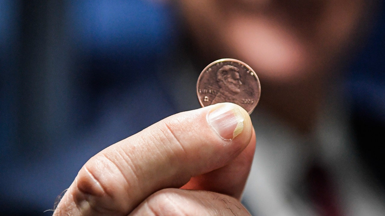 Coin collectors estimate value of final pennies minted in US