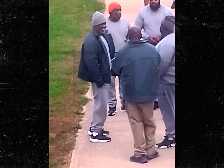 Diddy Smiles, Chats with Fellow Inmates at Fort Dix